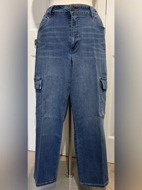 Ladies d. jeans Blue Denim Stretchy Cargo Pockets Size 12 EUC
